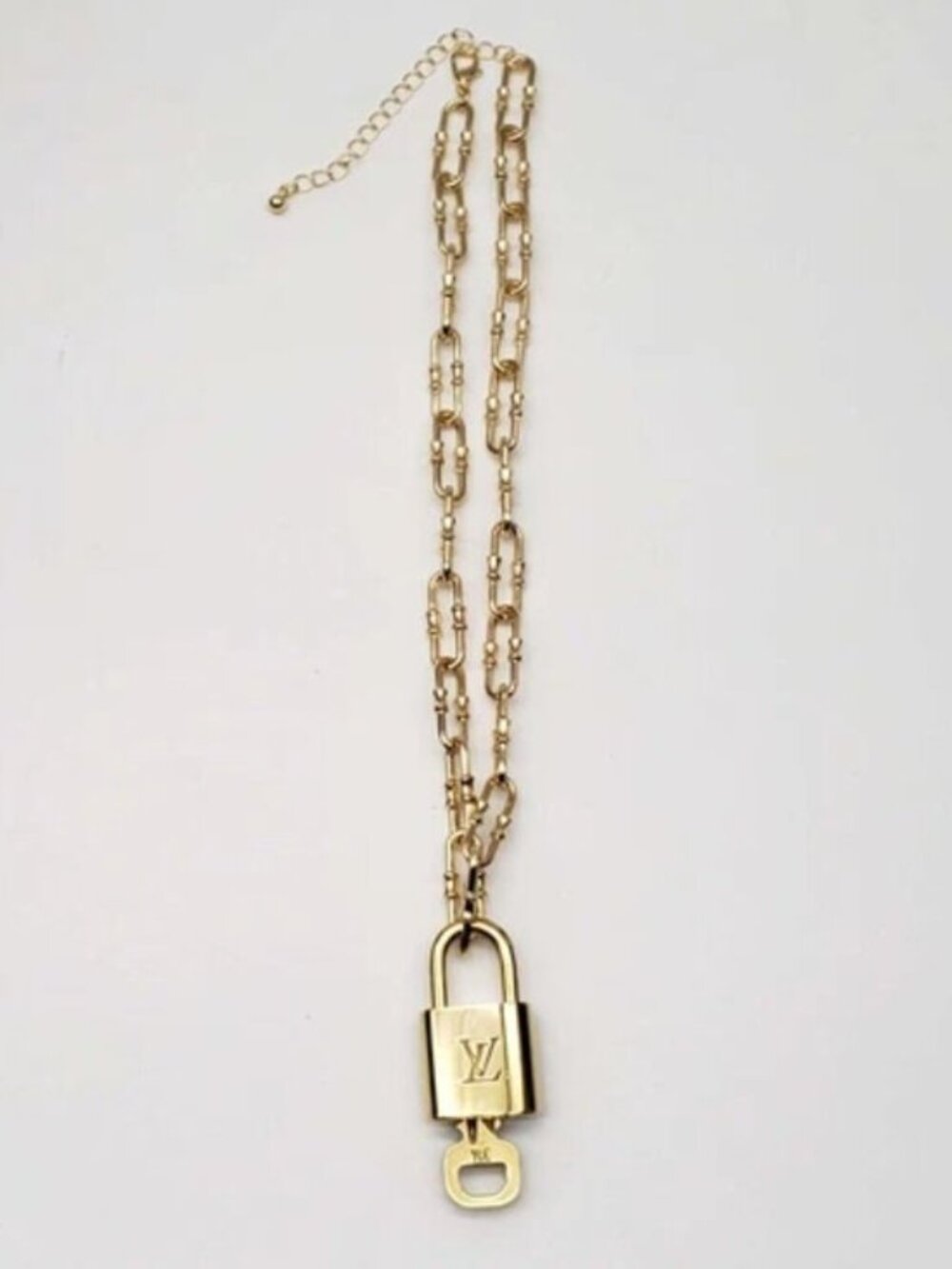 Gold-Plated Necklace with Authentic Louis Vuitton Padlock - Picture 2 of 11